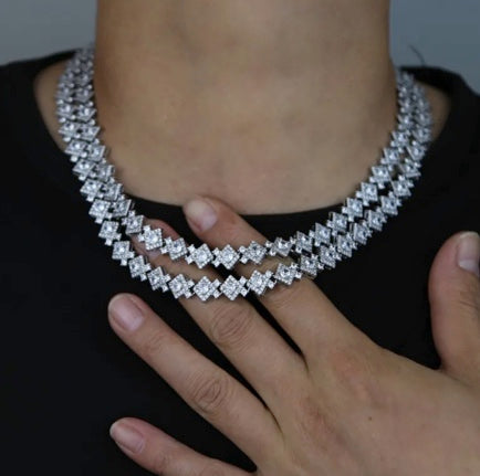 GEOMETRIC CHAIN NECKLACE