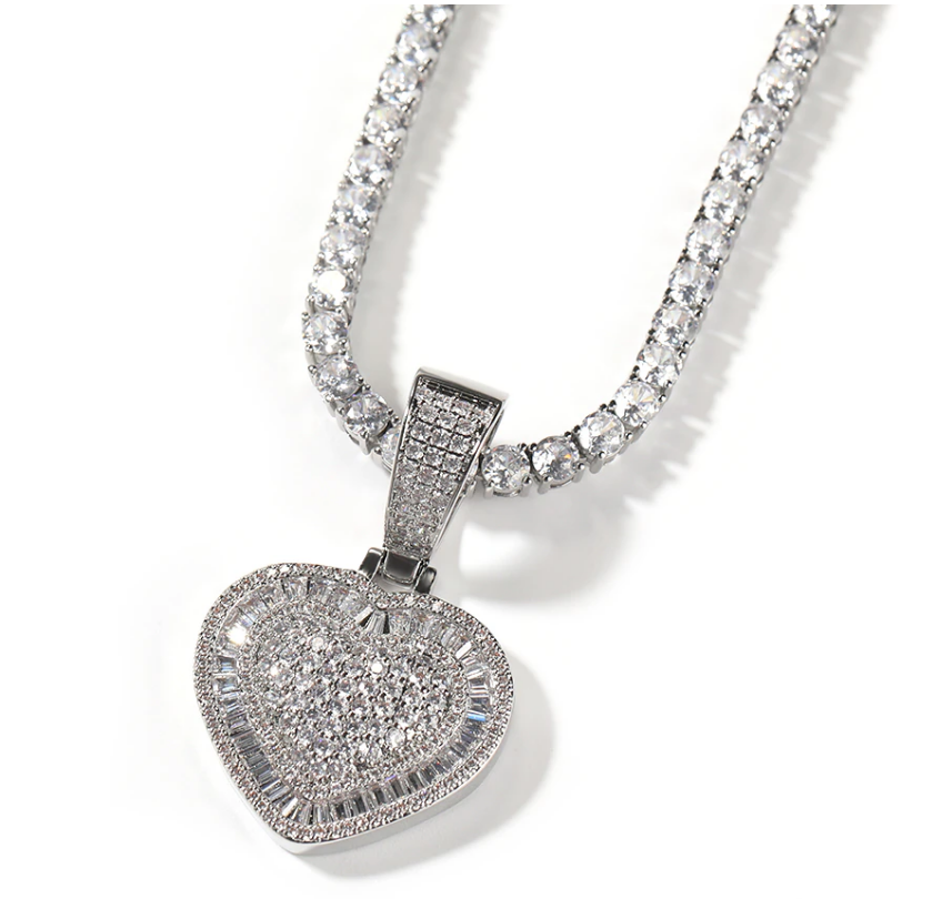 HEART PENDANT NECKLACE