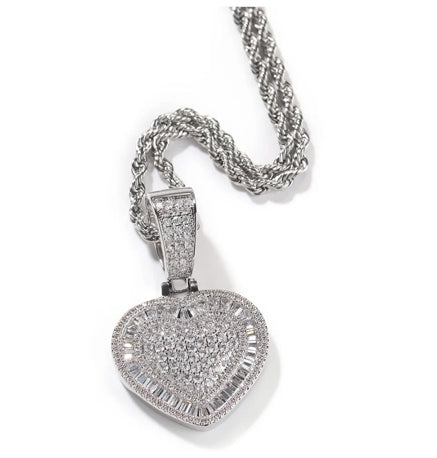 HEART PENDANT NECKLACE